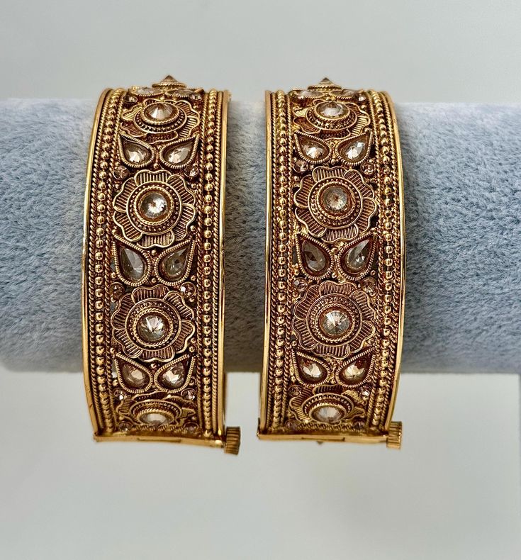 Gold plated Polki openable bangle pair/Statement Kada/Kundan Bangles/Bridal Bangle/Indian Wedding/Pakistani/Punjabi Heavy Kundan Bangle For Wedding, Festive Kundan Bridal Bangle Set, Heavy Bangle For Diwali Ceremonial Occasion, Kundan Bridal Bangle Sets, Kundan Bangle With Intricate Design For Diwali, Festive Kundan Bangle For Ceremonial Occasions, Ceremonial Kundan Bangle With Cutdana, Ceremonial Kundan Bangle For Festive Occasions, Bollywood Style Kundan Bangle Openable