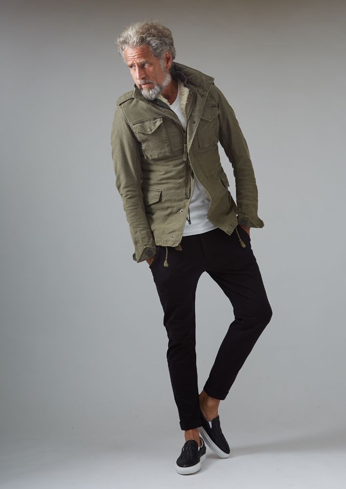 Army Jacket Outfit Men, Field Jacket Outfit Men, Army Jacket Outfit, Field Jacket Outfit, Mens Smart Casual Outfits, Jeans Street Style, Mens Outfit Inspiration, Fashion Unique, Army Jacket