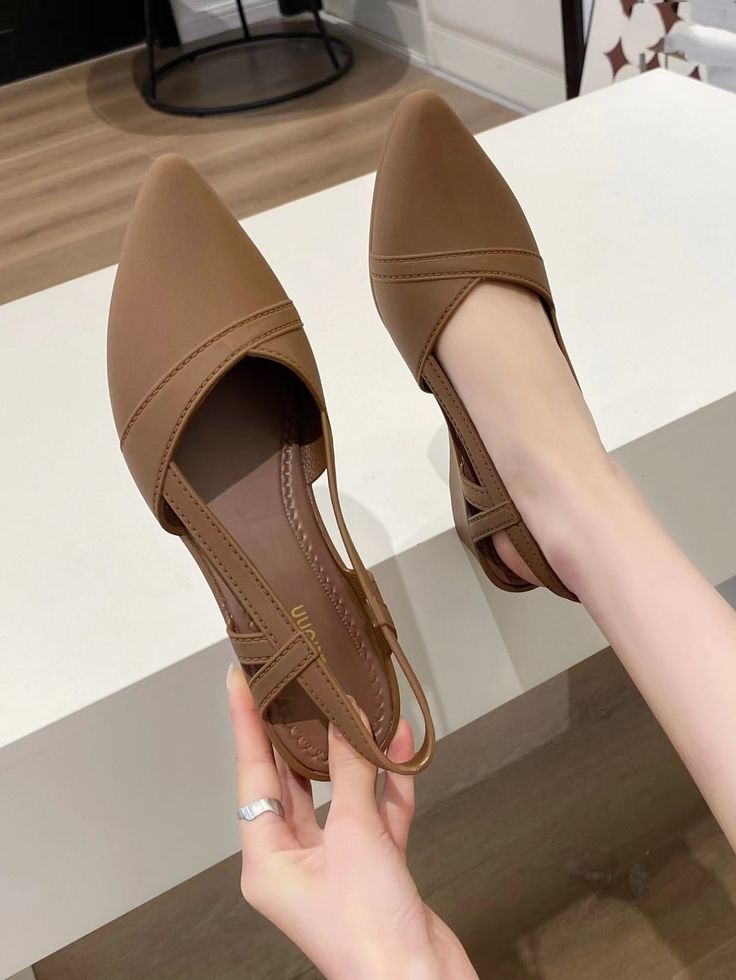 Fashion Shoes Heels, Business Casual Shoes, Shoes Heels Classy, Classy Shoes, Heels Classy, Fancy Shoes, Womens Summer Shoes, Stylish Sandals, Girly Shoes