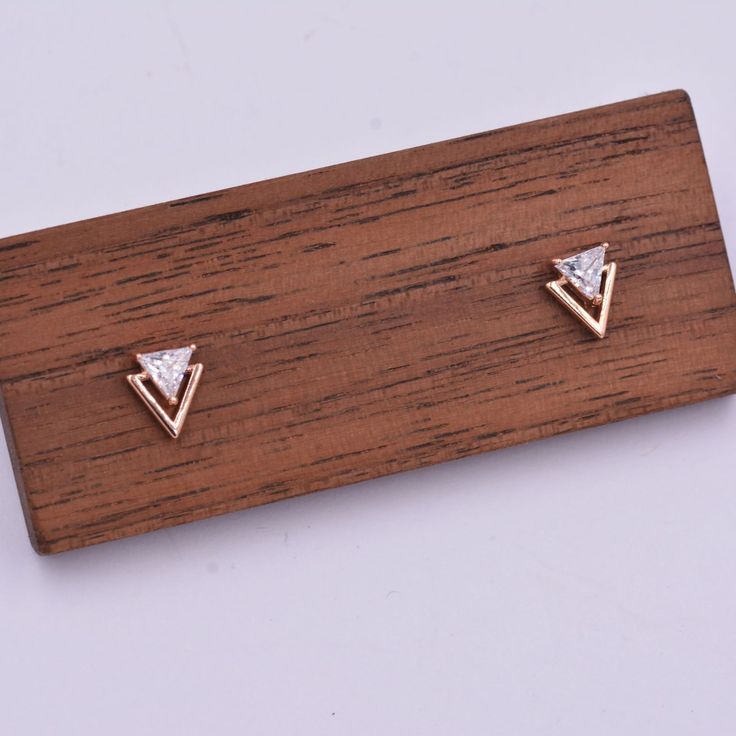 Tiny Double Triangle Arrow Arrowhead Stud Earrings Rose Gold - Etsy Gold Earrings Studs Simple, Classy Jewellery, Small Earrings Gold, Double Triangle, Simple Gold Earrings, Gold Earrings Models, Collar Clips, Bangles Gold, Minimalist Earrings Studs