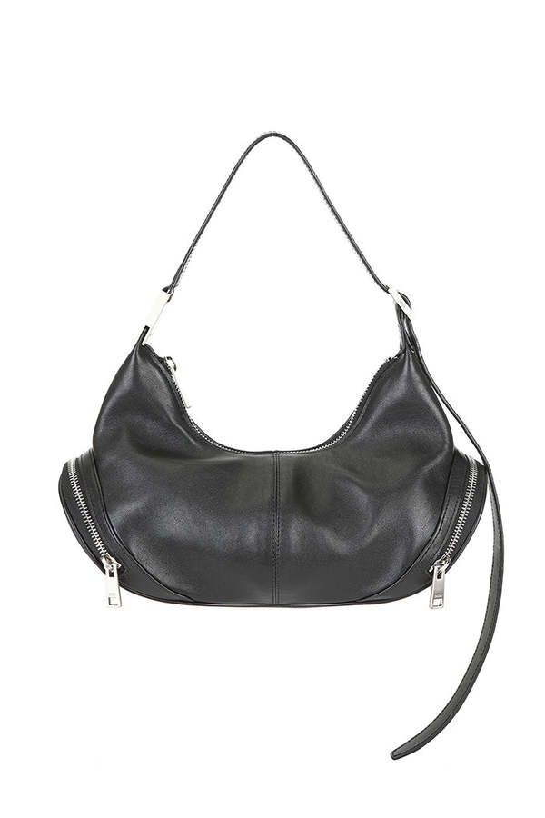 Osoi cargo hobo handbag in black leather with chunky silver details.    outer: 100% cow leather. lining: 85% polyester 15% polyurethane.    24fwb030 13001    pipe and row Mouse Dress, Hobo Handbag, Hobo Handbags, Surf Shop, Strappy Sandals, Hobo Bag, Cow Leather, The Row, Unique Pieces