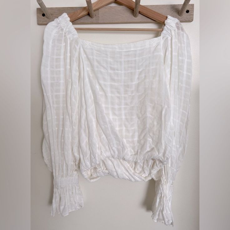 Free People Blouse Size Extra Small Bohemian Soft + Flowy Blouse White W/ Checkered Detail Design Adorable Cute Tie In Back Super Soft + High Quality Material Brand New With Tags Nwt Fast Shipping! Same-Day Shipping For Orders Received Before 12pm Pt M-F. Orders Received After 12pm Pt M-F And On Weekends Will Be Shipped Within One Business Day. Bundle Savings Available + Open To Other Offers! :) Women | Blouse | School | Brunch | Office | Boho | Bohemian | Surfer | Beach | White | Bohemian | Casual | Comfortable | Comfy | Cute | Cool | Feminine | Festival | Lightweight | Classy | Unique | Brand New | Tags | Quality | Flowy | Lightweight | Long Sleeve | Flare | Cozy Chic White Peasant Top For Daywear, White Casual Peasant Top With Blouson Sleeves, Chic Vacation Tops With Blouson Sleeves, Chic Tops With Blouson Sleeves For Vacation, Daywear White Peasant Top With Blouson Sleeves, Chic White Peasant Top For Spring, White Flowy Cotton Blouse, Flowy White Cotton Blouse, White Peasant Top With Blouson Sleeves For Daywear