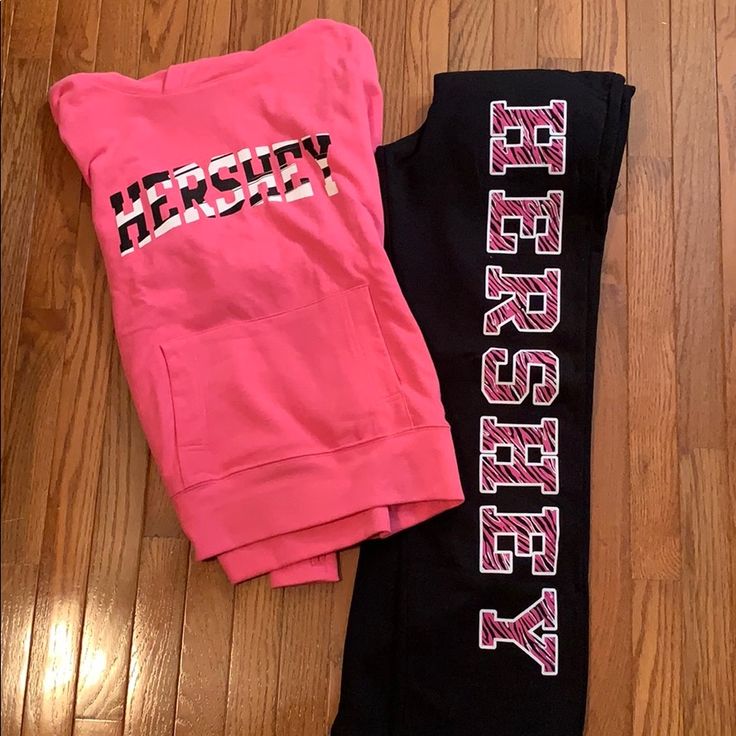 Jansport Hershey Sweatshirt And Sweatpants Outfit. Top Is Large. Bottom Is Medium. Can Be Sold Separately. New Never Worn. Sweatshirt And Sweatpants Outfits, Outfit Top, Sweatpants Outfit, Pink Black, Sweatpants, Black Pink, Womens Tops, Sweatshirts Hoodie, Sweatshirts