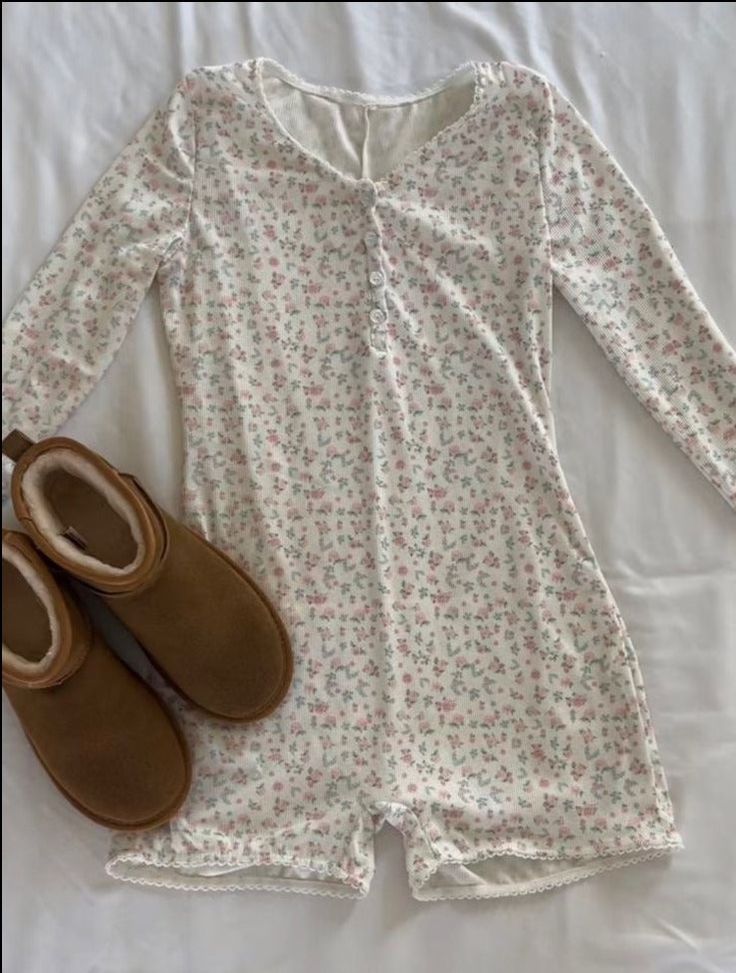 Victoria’s Secret Pyjama Set, Shein Pajama Set, Outfits Laid Out On Bed, Girly Pajama Set, Cute Pijamas Coquette, Women’s Pjs, Cutesy Pajamas, Pink Girly Clothes, Brandy Pajama Set