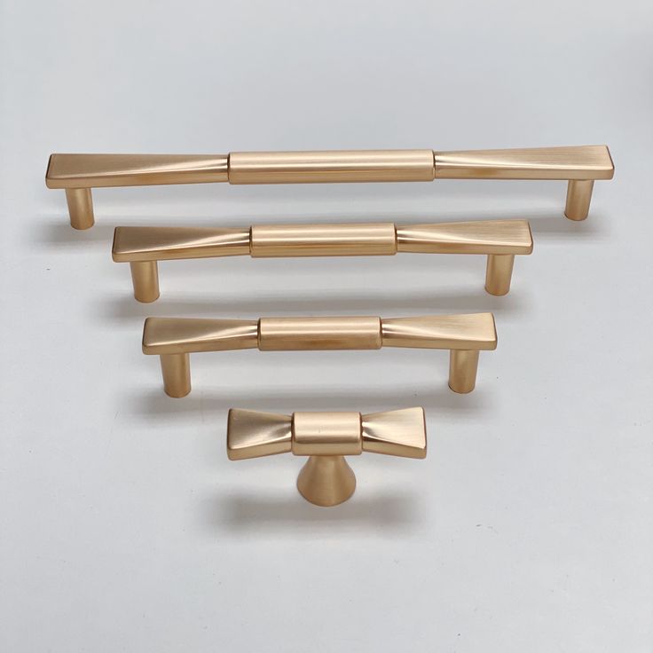 These Champagne Bronze Cabinet Pull are available in four sizes and the beautiful Detail for a modern look. Let it provide a wonderful flair on cabinet doors and drawers as you upgrade your decor and renovate your space. Please select the size and quantity to add to your cart. Dimensions KnobLength: 2-3/8"Width: 1/2" Projection: 1-1/4"Base Diam.: 3/4" 3-3/4" PullOverall Length: 4-1/2"Mounting Holes/Centers: 3-3/4" apartProjection: 1" 5" PullOverall Length: 5-3/4"Mounting Holes/Centers: 5" apartP Cabinet Hardware To Match Delta Champagne Bronze, Champagne Bronze Kitchen Hardware, Bronze Kitchen Hardware, Champagne Bronze Kitchen, Bronze Cabinet Pulls, Transitional Cabinets, Bronze Cabinet, Kitchen Hardware, Champagne Bronze