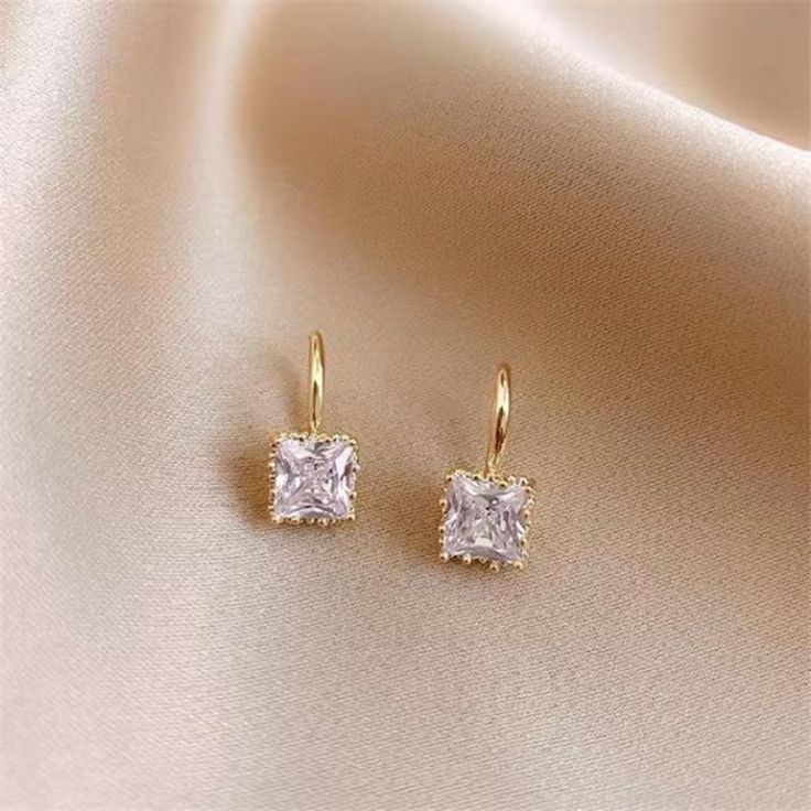 Square-Cut Diamond Crystals Adorn Yellow Gold Plated Drop Earrings For Bold Sparkle That's Perfect For Day Or Night! Y2k Jewelry, Korean Jewelry, Unusual Earrings, Alloy Earrings, Heart Drop Earrings, Gold Earrings Designs, Crystal Stud Earrings, Classic Jewelry, Crystal Drop Earrings