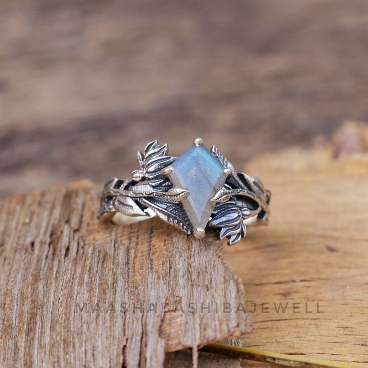 Labradorite Ring, Silver Branches Ring, Celestial Ring, 925 Sterling Silver Ring, Kite Cut Ring, Handmade Nature Inspired Ring, Gift For Herr SHOP LINK:- https://www.etsy.com/shop/MaaShabashibaJewell?ref=seller-platform-mcnav 》D E T A I L S《 Gemstone: Natural Labradorite                     Gem Color: Black                      Gem Shape: Kite                         Gem Category: Cut                    Metal: 925 Sterling Silver Purity: 925 Parts Per 1000 Setting Type: Channel Set Silver Polish Sterling Silver Gemstone Rings With Nature-inspired Style, Nature-inspired Sterling Silver Ring Stamped 925, Nature-inspired Sterling Silver Ring, Nature-inspired Untreated Rings For Anniversary, Untreated Nature-inspired Rings For Anniversary, Silver Moonstone Ring With Nature-inspired Style, Untreated Sterling Silver Rings - Fine Jewelry, Nature-inspired Sterling Silver Crystal Promise Ring, Nature-inspired Sterling Silver Moonstone Promise Ring