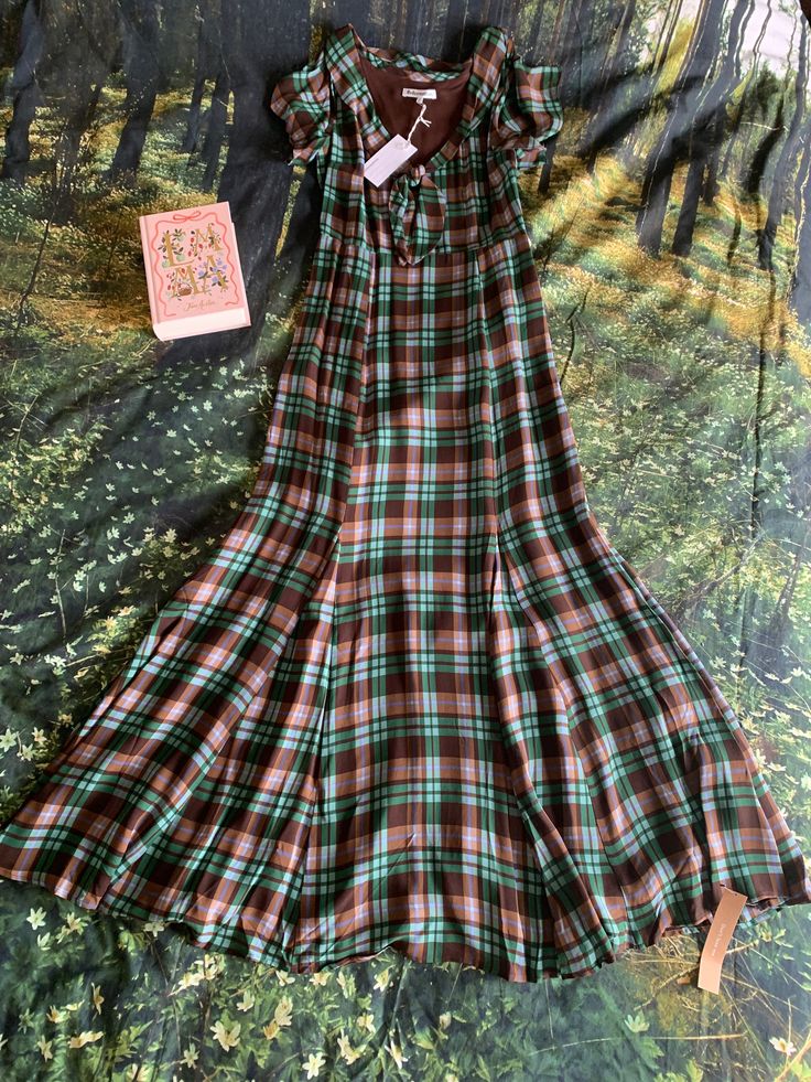 Size 2 new with tags full length dress from Reformation Spring Plaid Midi Dress, Fitted Plaid Dress For Picnic, Spring Plaid Maxi Dress, Casual Plaid Maxi Dress, Fitted Midi Length Plaid Dress, Casual Fall Picnic Dresses, Summer Plaid Maxi Dress, Casual Plaid Maxi Dress For Spring, Casual Plaid Midi Length Dress