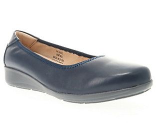 Flat-out versatile -- these well-cushioned leather shoes are your go-to when you want to look professional but feel comfy and casual. From Propet. Women's Flats, Womens Flats, Leather Shoes, To Look, Fashion Shoes, That Look, Oxford, Loafers, Leather