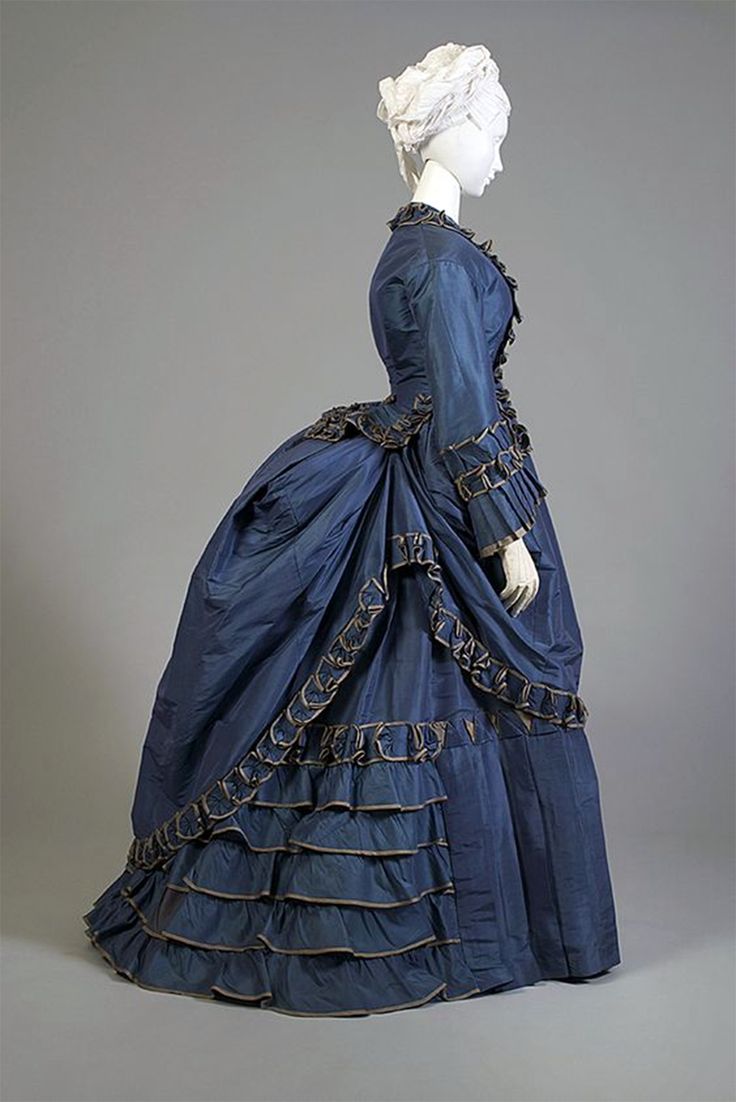 Inspiration Dress: 1870s blue silk taffeta 1870 Fashion, Historical Gowns, 1870s Fashion, 1800s Fashion, Period Clothing, Bustle Dress, Victorian Costume, 19th Century Fashion, Old Dresses