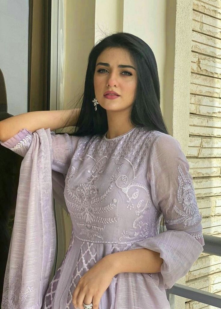 Sarah Khan, Pakistani outfit Nilofer Shahid, Sara Khan, Sarah Khan, Pakistani Dresses Casual, Simple Pakistani Dresses, Pakistani Dress Design, Pakistani Actress, Pakistani Dresses, Stylish Dresses