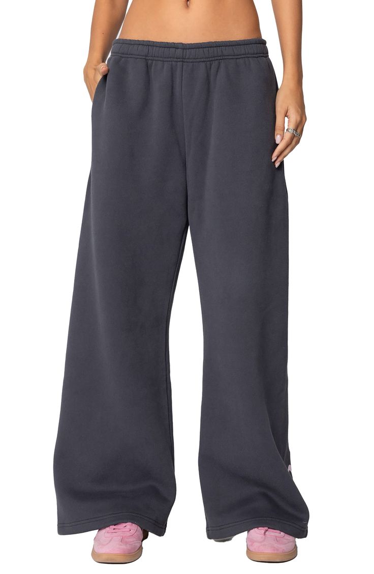 EDIKTED Bonney Bow Wide Leg Sweatpants available at #Nordstrom No Cuff Sweatpants, Brandy Wide Leg Sweatpants, Wide Leg Grey Sweatpants, Sweet Pants Outfits, Wish List Clothes, Fits For School Comfy, Girlboss Outfits, Sweatpant Sets, Light Grey Sweatpants