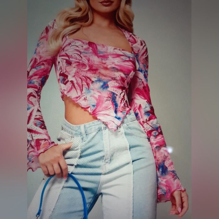 Nwt Shein Bae Floral Print Asymmetrical Hem Tee Large Measurements Shoulder 13.6 Length 24.6 Bust 31.6 Cuff15.5 Bicep Length 11.3 90% Polyester 10% Elastane Trendy Asymmetrical Stretch Blouse, Casual Pink Asymmetrical Top, Spring Fitted Blouse With Asymmetrical Hem, Asymmetrical Crop Top For Night Out In Spring, Asymmetrical Crop Top For Spring Night Out, Pink Asymmetrical Summer Top, Pink Asymmetrical Top For Summer, Casual Pink Top With Asymmetrical Hem, Casual Spring Crop Top With Asymmetrical Hem