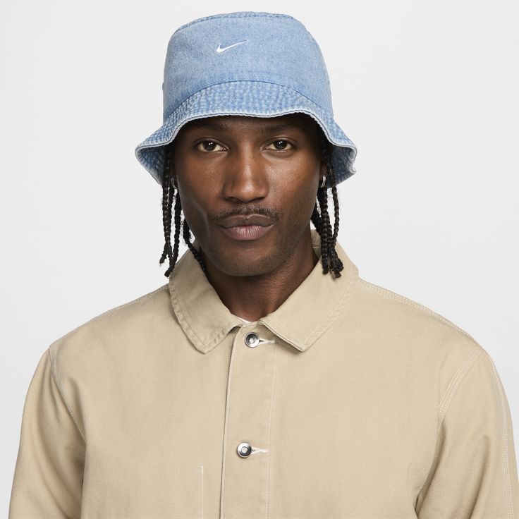 This denim bucket hat comes prewashed to give it a worn-in, vintage vibe. Apex bucket hats all have a mid depth and 360-degree coverage. An embroidered Swoosh logo and ventilation holes offer a simple, clean look. Casual Denim Brimmed Sun Hat, Casual Brimmed Denim Sun Hat, Summer Washed Bucket Hat, Denim Blue Bucket Hat For Spring, Summer Washed Cotton Bucket Hat, Summer Cotton Washed Bucket Hat, Summer Cotton Bucket Hat, Washed, Casual Sun Hat With Short Brim For Streetwear, Casual Short Brim Sun Hat For Streetwear