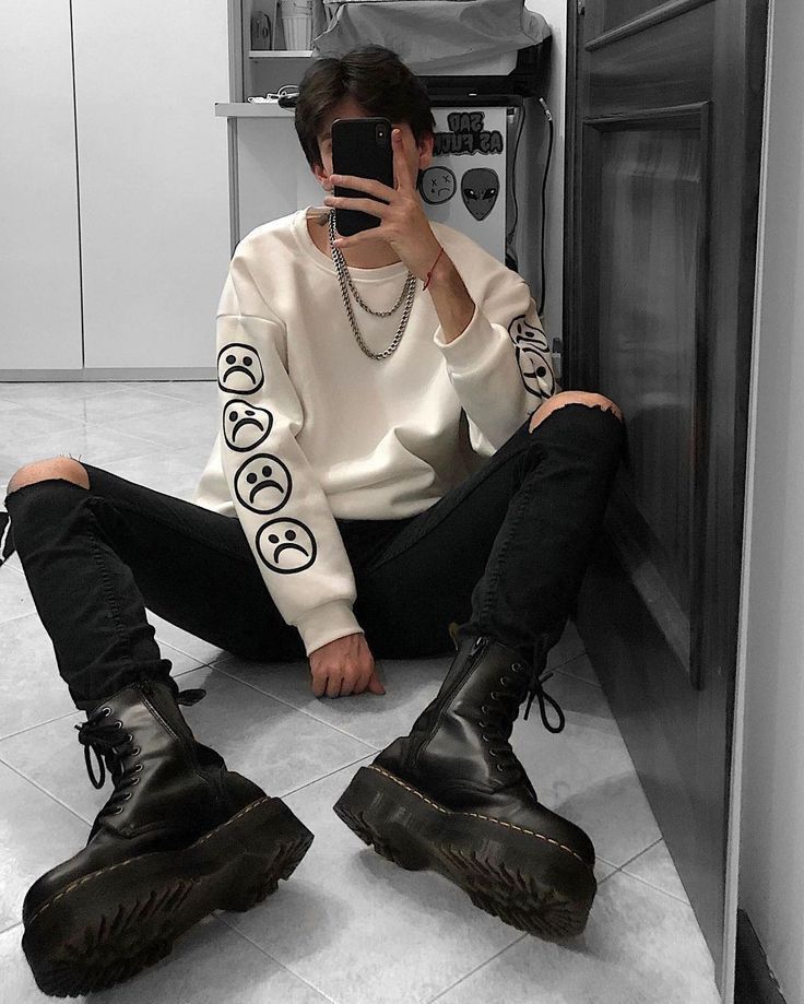 Eboy Aesthetic Outfits, Eboy Style, Kasut Wanita, Diy Vetement, Men Stylish Dress, Cool Outfits For Men, Punk Outfits, Men Fashion Casual Outfits, Alternative Outfits