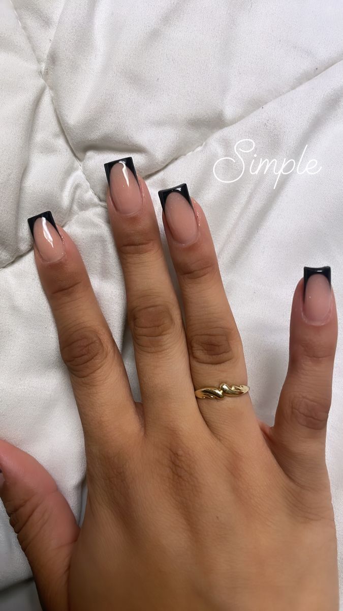 Black Nails Short French Tips, Formal Bodysuit Outfit, Black Frenchies Nails Short, Short Acrylic Nails Black Design, Black French Tip Nails Medium Length, Short Black Glitter French Tip Nails, Small Black French Tip Nails, Black Nails On Brown Skin, Short Black French Tip Nails With Gems