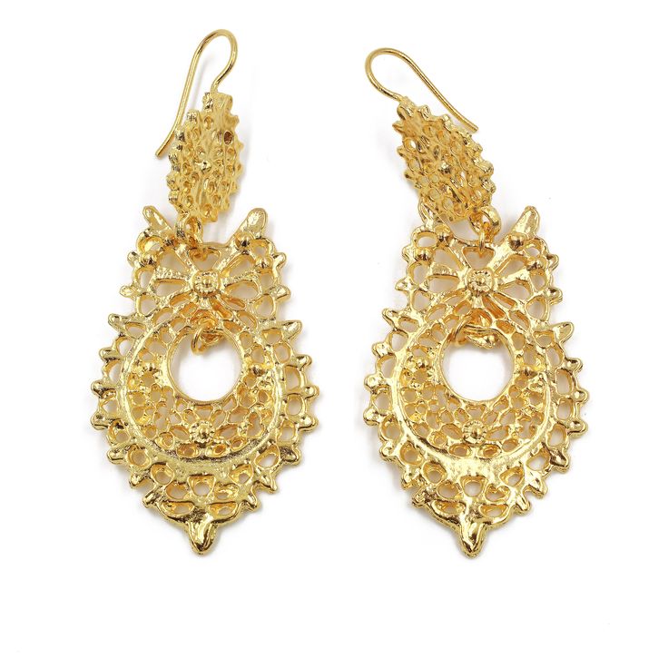 Features According to an old tale, a pair of earrings were offered to Queen Maria II during her visit to Viana do Castelo and the popular model quickly became known as the Queen Earrings. This iconic model oh the Portuguese jewelry, also used as a pendant, is a favorite of the young Fado singers. Wear it and it will make you feel a Queen. Filigree imitation gold pin to be worn with the Traditional Women's costumes. To Clean Do Not Use Abrasive Products Gold in Color, Not Real Gold Used By The Tr Ceremonial Dangle Earrings, Ornate Historical Design Earrings, Ornate Drop Earrings For Brides, Ornate Bridal Drop Earrings, Ornate Bridal Drop Earrings For Pierced Ears, Antique Earrings With Historical Design, Ceremonial Gold Earrings, Ornate Metal Ceremonial Earrings, Ornate Metal Earrings For Ceremonial Occasions