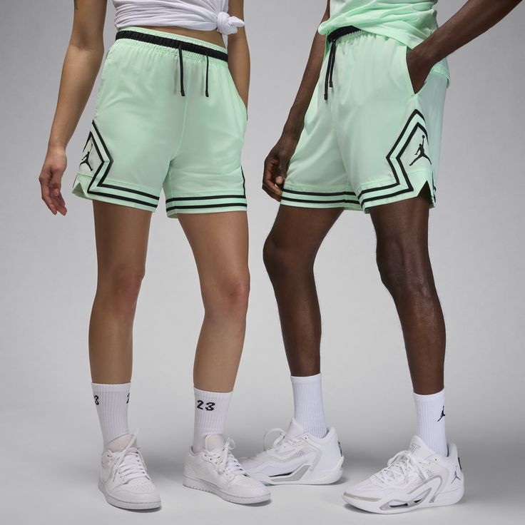 Defense, offense or rest days, our Diamond shorts can handle it all. With a hem that hits at the mid-thigh, they allow you to move freely on the court, in the gym or when kicking it with friends. Lightweight stretch-woven fabric uses our sweat-wicking technology to help you stay cool, comfortable and focused on your next move. Casual Team-colored Basketball Shorts, Casual Basketball Shorts In Team Colors, Collegiate Style Basketball Athletic Shorts, Collegiate Short Athletic Shorts For Basketball, Team-colored Basketball Shorts, Collegiate Style Basketball Shorts, Casual Basketball Athletic Shorts, Casual Team-colored Sports Shorts, Sporty Bottoms With Built-in Shorts For Basketball