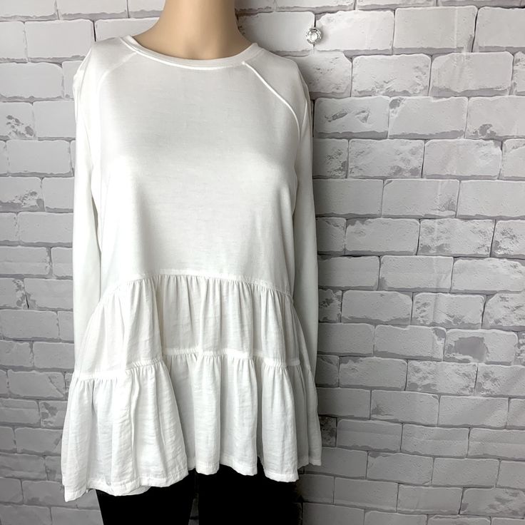 Womens Vera Wang Peplum Sweatshirt *Color: White Knight *Size Small *New W/ Tags Casual White Long Sleeve Loungewear Top, White Crew Neck Long Sleeve Top For Layering, White Relaxed Fit Long Sleeve Top For Layering, Casual Crew Neck Blouse For Brunch, Casual Stretch Tops For Brunch, White Spring Knit Top For Loungewear, Casual Long Sleeve Top With Ruffles For Spring, White Crew Neck Blouse For Fall, White Ruffled Tops For Loungewear