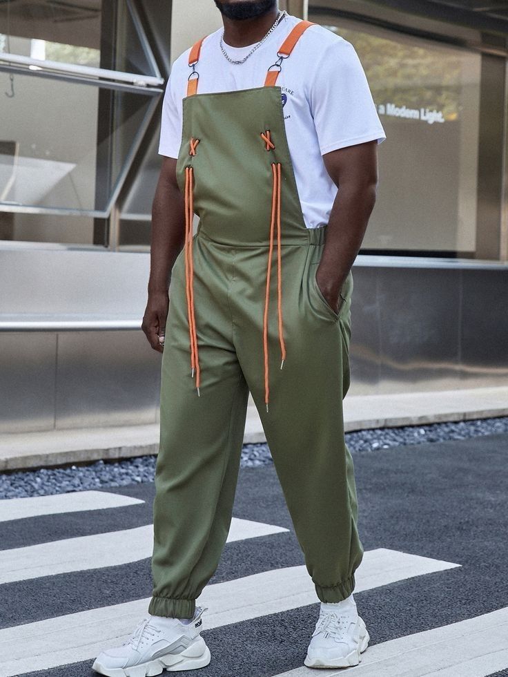 Men In Jumpsuits, Men Jumpsuit Fashion, Men Jumpsuits, Mens Jumpsuit, Jumpsuit For Men, Mode Queer, Chubby Men Fashion, Man Street Style, Man Dress Design