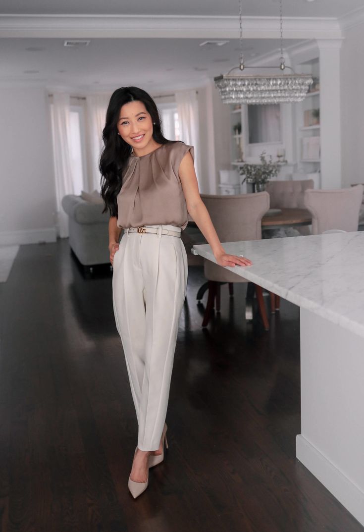 Elegant pleated blouse + lightweight ankle pants - Extra Petite Networking Event Outfit, Corporate Attire Women, Event Outfit Ideas, Networking Outfit, Classy Business Outfits, Business Professional Outfits, Chic Business Casual, Fest Outfits, Business Attire Women