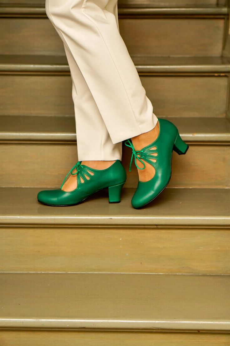 Hand made, green vintage style women's shoes crafted for both comfort and style enthusiasts. These vintage inspired women's green shoes are meticulously handmade by experienced artisans using high-quality soft genuine leather, ensuring a touch of elegance in every step you take. It is super comfortable thanks to its ergonomic, perfectly balanced heels and leather insole which is fully padded.  Their unbeatable comfort, making them a preferred choice among dancers and enthusiasts alike. The softl Retro Green Closed Toe Heels, Green Heels With Leather Sole And Round Toe, Green Closed Toe Retro Heels, Green Retro Closed Toe Heels, Spring Green Heels With Leather Sole, Retro Green Heels With Round Toe, Retro Green Round Toe Heels, Green Retro Heels With Round Toe, Green Leather Sole High Heels