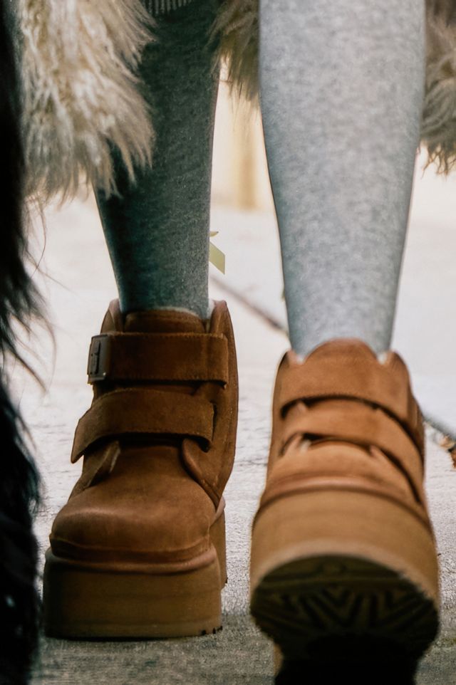 UGG Neumel Strap Platform Boot Ugg Chukka Boots Outfit, Ugg Shoes Women, Cute Uggs, Ugg Neumel, Platform Boots Women, Fall Winter Shoes, Boots Slippers, Cozy Boots, Womens Ugg Boots