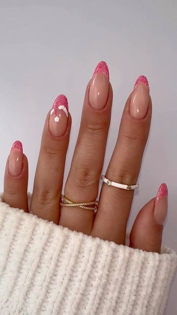 Santa Nails, Unghie Nail Art, Pink Glitter Nails, Christmas Nails Easy, Christmas Gel Nails, Simple Acrylic Nails, Her Nails, Christmas Nails Acrylic, Festival Nails