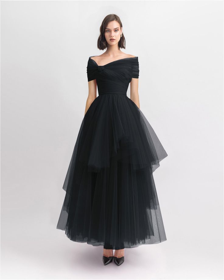 Black Dinner Dress Classy, Tulle Black Dress, Elegant Outfit Classy, Dinner Dress Classy, Latin Dress, Dress Classy, Ruffles Fashion, Maxi Dress Wedding, Grad Dresses