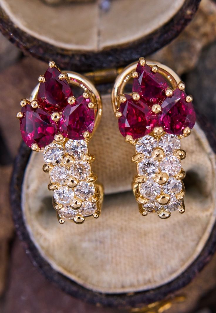 Vintage Ruby Rings, Ruby Gold Earrings, Ruby Diamond Earrings, Antique Engagement Rings Sapphire, Ruby Ring Vintage, Exotic Jewelry, Ruby Rings, Expensive Jewelry Luxury, Gold Earrings For Women