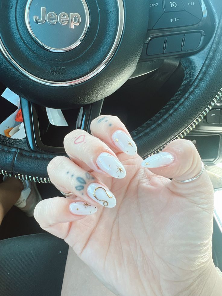 1995 Nail Design, Leo Constellation Nails, Taurus Nails Acrylic, Aires Nail Designs, Leo Sign Nails, Aries Themed Nails, Virgo Season Nails, Aries Season Nails, Leo Bday Nails