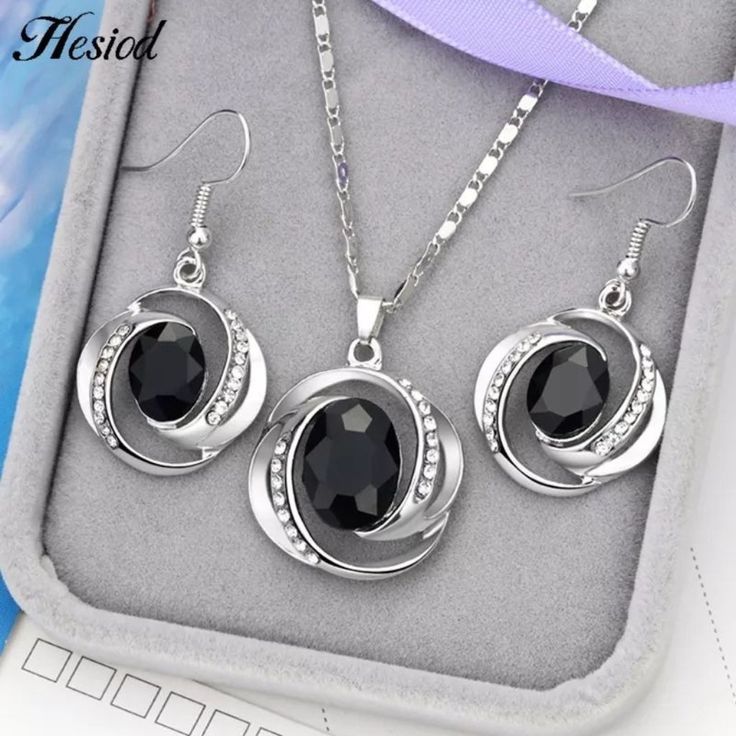 New Jewelry Set. Made Of Zinc Alloy. Only One Available, Buy Now! Follow My Store! Condition: New With Tags Elegant Black Alloy Jewelry, Elegant Black Metal Jewelry Sets, Woman Jewelry, Crystal Heart Pendant, Bridal Jewelry Set, Crystal Necklace Pendant, Bridal Jewelry Sets, Turquoise Pendant, Austrian Crystal