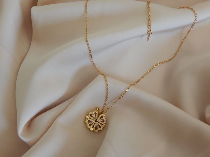 Style: Fashion Magnetic: Yes Plating: 18K Gold Plated The Main Material: Copper Mosaic Material: Zircon  Adjustable length Gold Four Leaf Clover, Wish Board, Luck Necklace, Copper Mosaic, Good Luck Necklace, Four Leaf Clover Necklace, Clover Necklace, Necklace Dainty, Four Leaf