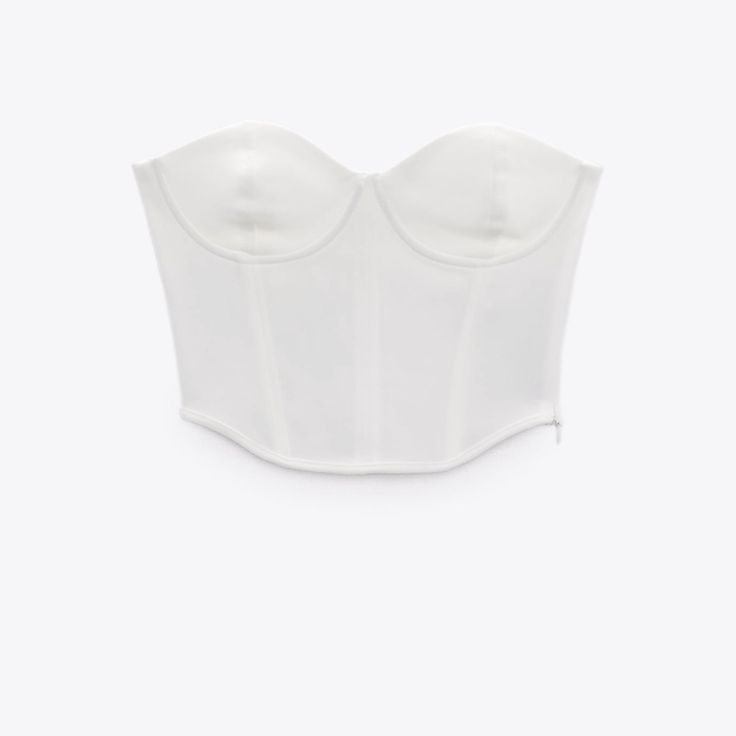 New With Tags Attached Strapless Crop Top With Sweetheart Neckline Side Hidden In-Seam Zip Closure. White | 3067/103 Outer Shell 68% Cotton 29% Polyamide 3% Elastane Lining 68% Cotton 29% Polyamide 3% Elastane Machine Wash Max. 40c/104f Delicate Cycle Do Not Use Bleach / Whitener Iron Maximum 150c/302f Tetrachloroethylene Dry Clean Do Not Tumble Dry Pet/Smoke-Free Flowy Crop Top, White Crop Tank, Purple Crop Top, Floral Print Crop Top, Corset Style Tops, Crop Top Set, Denim Crop Top, Strapless Crop Top, Sequin Crop Top