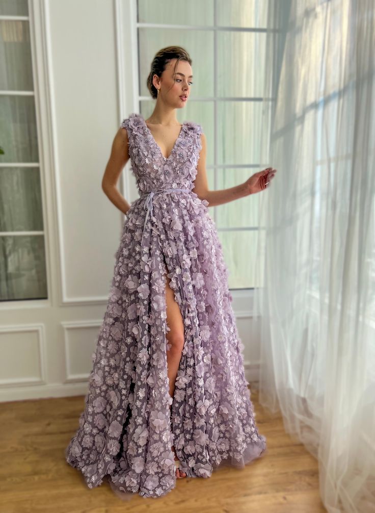 Elegant Lavender Ball Gown Dress, Elegant Lavender Gown For Gala, Elegant Lavender Floor-length Gown, Elegant Purple Tulle Gown, Purple Lace Dress For Gala, Lace Maxi Gown With Sweep Train, Lavender Floor-length Wedding Dress, Floor-length Lavender Gown For Party, Floral Embroidered Floor-length Evening Dress