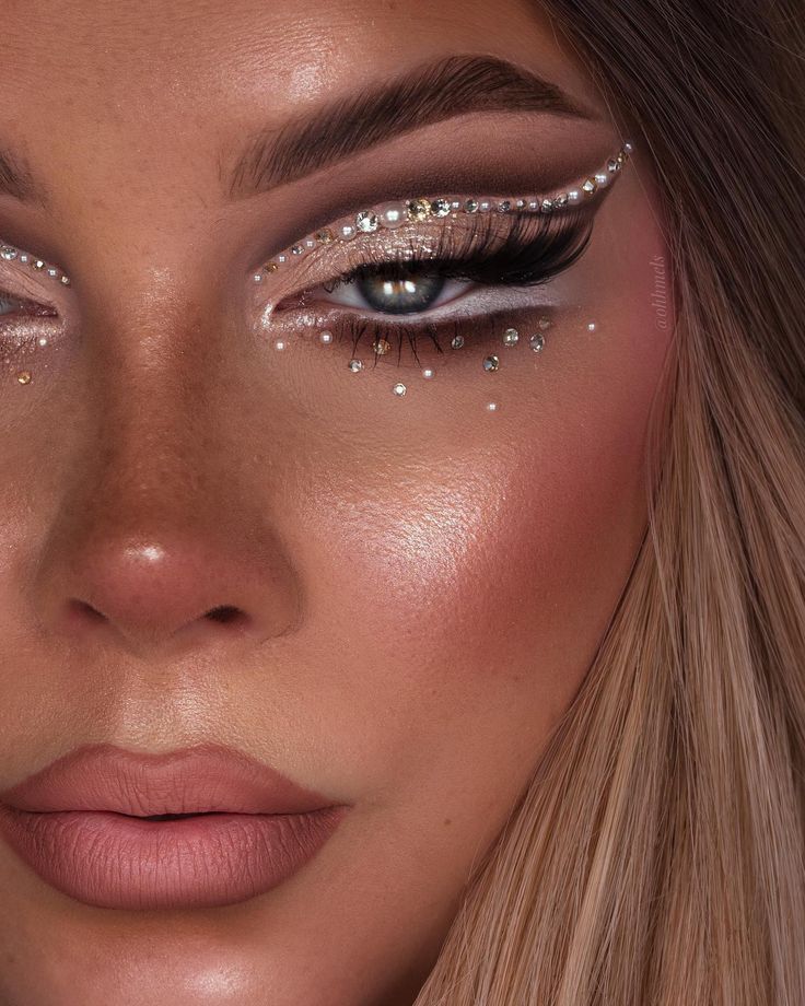 Makeup2 • Instagram Power Makeup, Makeup Faces, Angel Makeup, Smoky Eyeshadow, Drag Make-up, Arabic Makeup, Drag Queen Makeup, Prom Makeup Looks, Throwing Shade