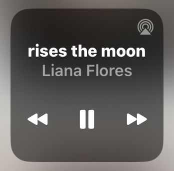 an icon with the words, rises the moon and llana floress on it