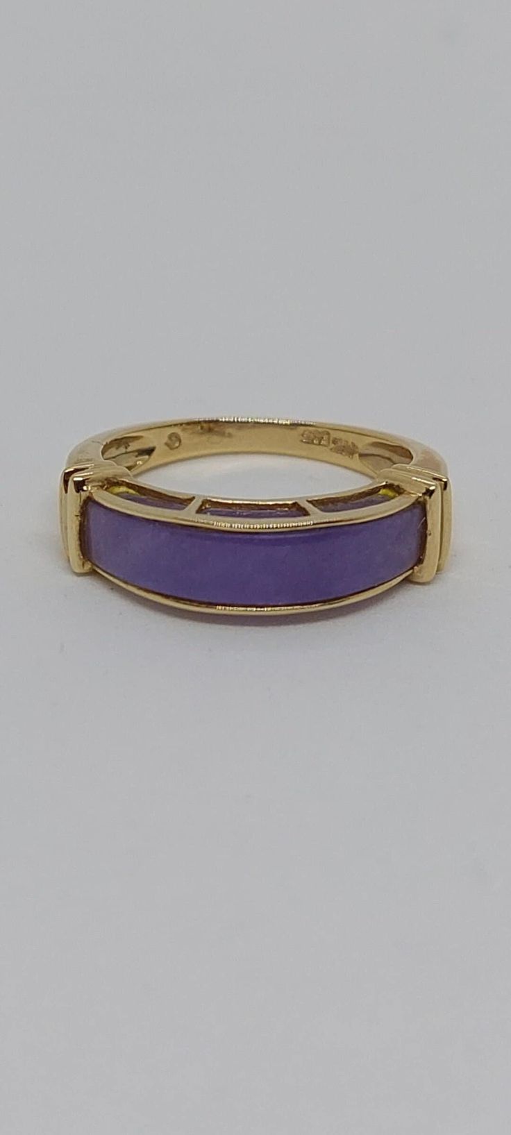 LAVENDER Jade 14k Yellow Gold Ring - Lavender Jade Ring -Wedding Gift - Birthday Gifts-Lavander Jade Jewelry-Vintage 14k gold Ring. Product Info: - Metal: 14K Yellow Gold. - Stone: Lavender Jade. - Ring Size: 7 - Stone measures: 17mm x 4mm - Made in USA. - Nice gift box Included. Vintage Purple Amethyst Ring For Anniversary, Lavender Amethyst Ring In 14k Gold For Anniversary, Heirloom Yellow Gold Amethyst Ring For Anniversary, Purple 14k Gold Rings For Anniversary, Classic Purple Round Band Ring, Purple 14k Gold Anniversary Rings, Vintage Yellow Gold Amethyst Ring Gift, Classic Lavender Rings For Anniversary, Vintage Yellow Gold Amethyst Ring For Anniversary