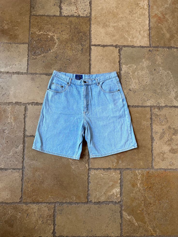 90s Vintage Light Wash High Waisted Denim Shorts by Cambridge Classics 34W, tagged a size 34. Fits true to size. 100% cotton. There is some light discoloration shown in the last few slides. Waist: 17"-18" Rise: 12" Hips: 22" Inseam: 8.75" Cuff: 11" High Waist Denim Shorts, High Waisted Denim Shorts, High Waist Denim, Jean Short, Pink Linen, High Waisted Shorts Denim, Short En Jean, Light Wash Jeans, Vintage Lighting