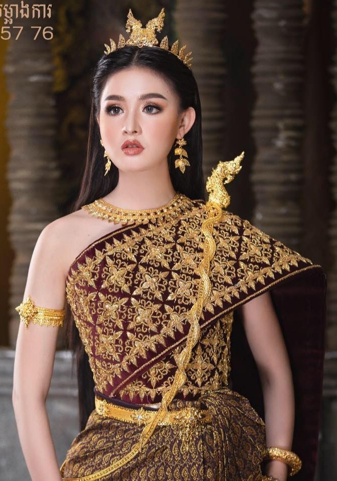 Traditional Khmer Dress, Khmer Wedding Dress, Advice For Bride And Groom, Khmer Traditional Clothes, Lisa Cute, Cambodian Wedding Dress, Thailand Dress, Cambodian Dress, Cambodian Wedding