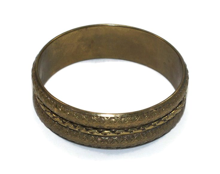 Vintage 8 Inch Copper Bangle Bracelet. This bracelet has a beautiful embossed and braided design. Gift for her. DETAILS: ☼ Approximately 8 inches. ☼ Approximately 38 grams total weight. ☼ ☼ ☼ ☼ ☼ ☼ ☼ ☼ ☼ ☼ ☼ ☼ ☼ ☼ ☼ ☼ ☼ ☼ ☼ ☼ ☼ PLEASE NOTE: ☼ Different items on SALE everyday! Check back often to take advantage of these bargains! ☼ FREE DOMESTIC SHIPPING on purchases of $35 or more. Combined shipping is still available to domestic and international locations. ☼ This shop is happy to accept exchan Open Cuff Bracelet, Palm Coast, Southwestern Style, Favorite Pins, Bangle Bracelet, Vintage Silver, Cuff Bracelet, Leather Bracelet, Bangle Bracelets