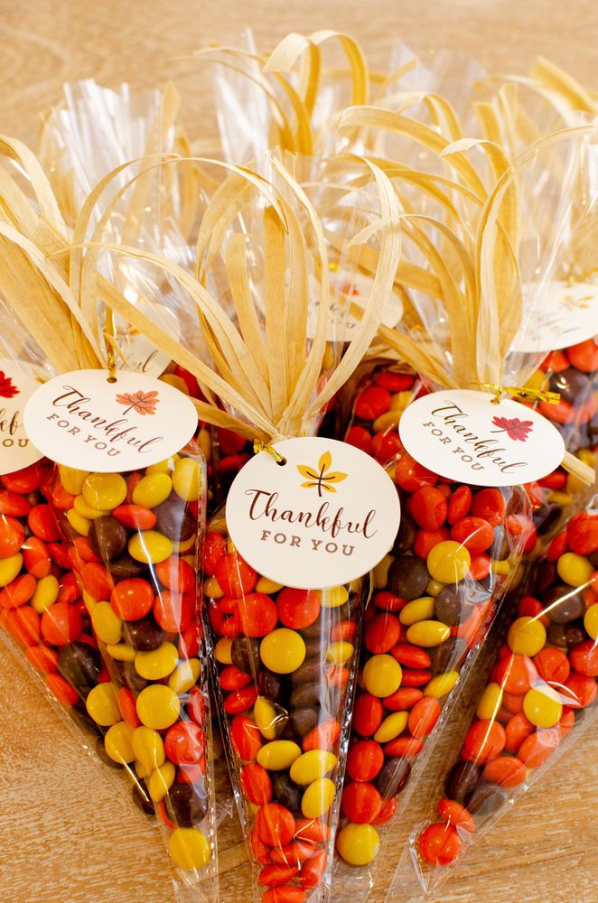 Thanksgiving Treat Bags, Corn Thanksgiving, Harvest Corn, Thanksgiving Snacks, Thanksgiving Gift Tags, Thanksgiving Favors, Appreciation Gifts Diy, Marketing Gift, Indian Corn