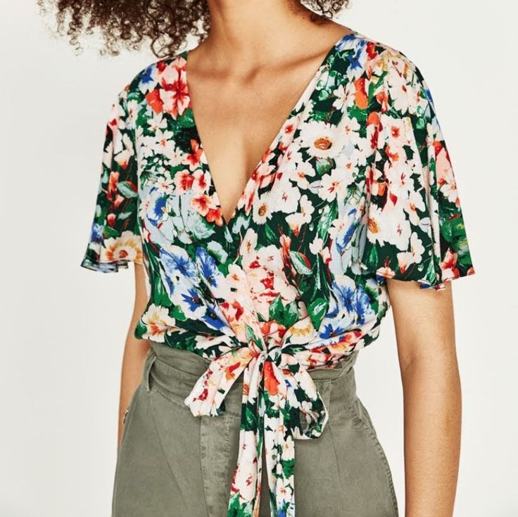 *Zara *Side Tie Floral Top(Can Also Tie In Front) *Size: Small *Beautiful Spring Or Summer *Wrinkle Free *Vneck *Capped Sleeves *Nwt *See Pictures For More Details First Pic Is A Stock Photo Of A Different Print And Different Sleeves. For Reference Only *Bundle Up To 5lbs Pay Same Shipping Price Multicolor Summer Workwear Tops, Zara Orange Spring Blouse, Zara Orange Summer Tops, Zara Orange Tops For Spring, 70s Fashion Outfits, Blouse With Bow, Zara Blouse, Clothing Essentials, Front Tie Top