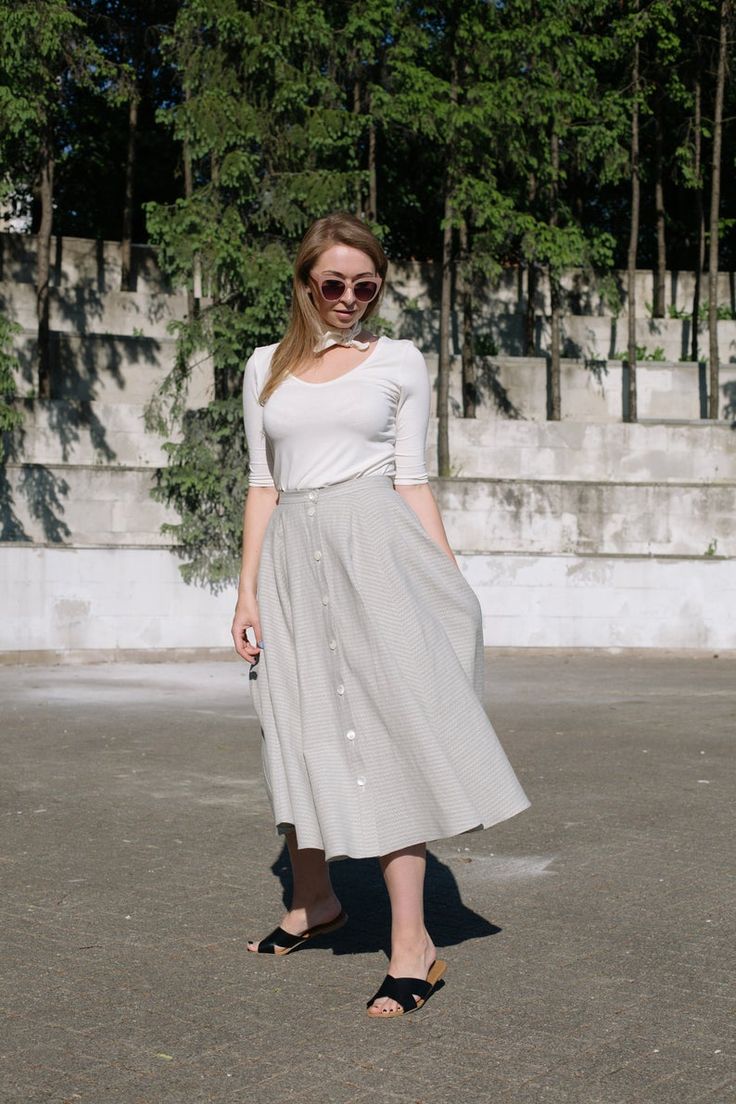 High waist linen skirt with pockets Full circle linen midi | Etsy Vintage Long Linen Skirt, Summer Daywear Skirt With Buttons, Classic Midi-length Bottoms For Summer, Full Skirt Bottoms With Buttons For Summer, Summer Full Skirt With Button Closure, Classic Summer Midi Skirt, Classic Full Skirt For Summer, Full Skirt With Button Closure For Summer, Elegant Summer Maxi Skirt With Buttons