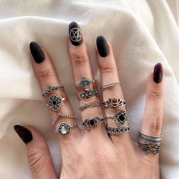 Black Ring Set, Black Soul, Hp Universe, Dark Mysterious, Pastel Nails Designs, Taurus Tattoos, Layering Jewelry, Edgy Jewelry, Brain Cells