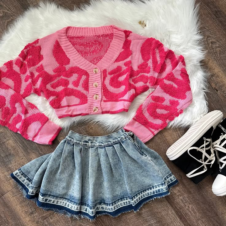 - cropped cardigan - v neck - knit thick fabric - perfect for any outfit! Cute Pink Valentines Day Outfits, College Baddie Outfits, Pink Outfit Ideas Black Women, Pink Outfits Birthday, Cute Pink Fits, Clothes For High School, Girly Baddie Outfits, Pink Birthday Party Outfit, Pink Out Outfits