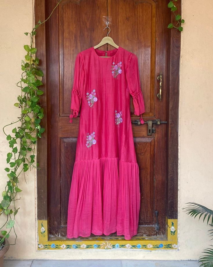 Organic chanderi dress usa /pink vintage cotton silk sleeve dress / dress with hand embroidery /Hanloom dresses / voggish /chanderi cotton dress /soft handmade cotton dress / summer dress / pink thread embroidery dress        Looking for a perfect dress that's unique , soft and easy to carry !! yess, You are at the right place. we carry such versatile pieces of hand made dresses that really let you stand out in any occassion !!      featuring this beautiful super soft pure handmade mul chanderi cotton dress in pink color ( can be customized in any color) with thread embroidery at the body all over with multi color as shown !! A very comfortable, beautiful yet stylish and super comfy !! Ready to ship to USA !! Can be customized in colors and patterns, sizes !! this current pictures are in p Mul Cotton Dresses, Handloom Dress, Silk Dress Pink, Pink Embroidered Dress, Chanderi Dress, Summer Dress Pink, Dress Usa, Cotton Silk Dress, Dresses Cotton