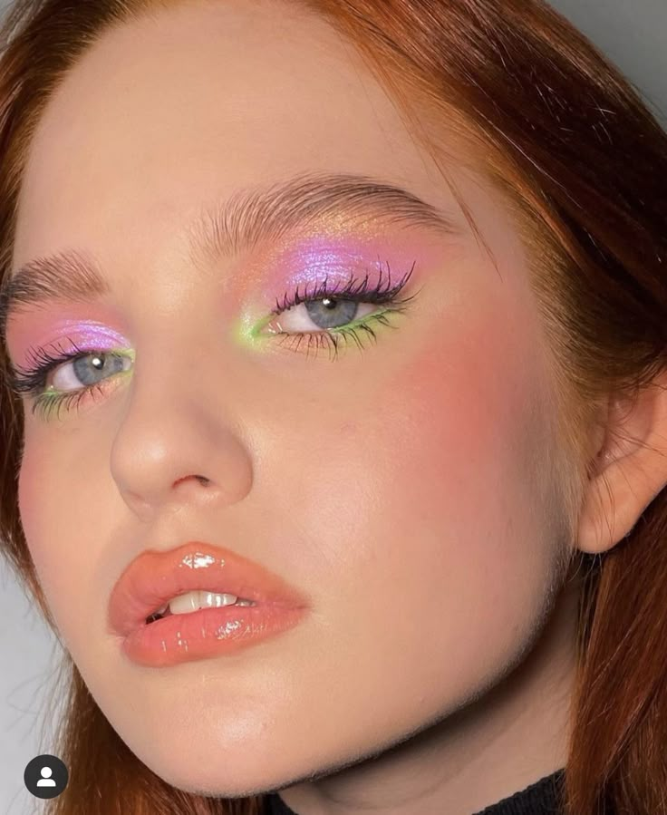 Pink And Green Makeup, Harry Styles Makeup, Disco Makeup, Pink Eyeshadow Look, Maquillage On Fleek, Pastel Makeup, Pink Eye Makeup, Bright Makeup, Green Makeup