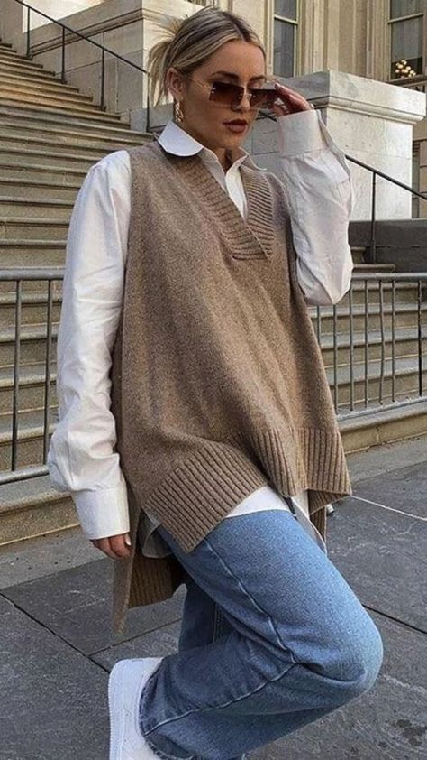 Oversized Sweater Vest Outfit, Oversized Vest Outfit, Oversized Sweater Vest, Sweater Vest Outfit, Oversized Vest, Vest Outfit, Knitted Design, White Vest, Style Inspiration Fall