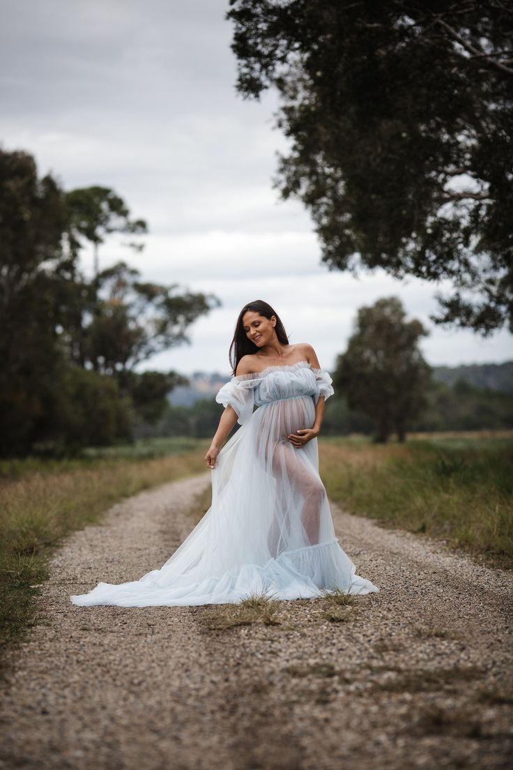 Introducing our exquisite collection of Boho-inspired maternity gowns, thoughtfully designed to make your maternity photoshoot a truly enchanting experience! 🌸✨ 👗 Elevate your Boho session with our stunning Boho dress, expertly crafted from the finest natural fabrics to ensure comfort and a seamless fit throughout your pregnancy journey. 📸 Capture the most beautiful moments with our curated selection of photo props, adding a touch of whimsy and charm to your maternity session. Your photographs will exude elegance and grace, reflecting the joy of this precious time in your life. 🤰 Embrace the ethereal beauty of our Vintage dress, a timeless piece that celebrates the essence of motherhood. Its delicate lace and flowing silhouette perfectly complement your radiant pregnancy glow. 🌿 At Ma Lacey Maternity Dress, Bady Con Maternity Dress Pictures, Maternity Dresses Lace, Non Dress Maternity Photos, Lacy Boho Maternity Dress, Fringe Dress Maternity, Maternity Boho Dresses, Maternity Photoshoot Nude Lace Dress, Maternity Photography White Robe